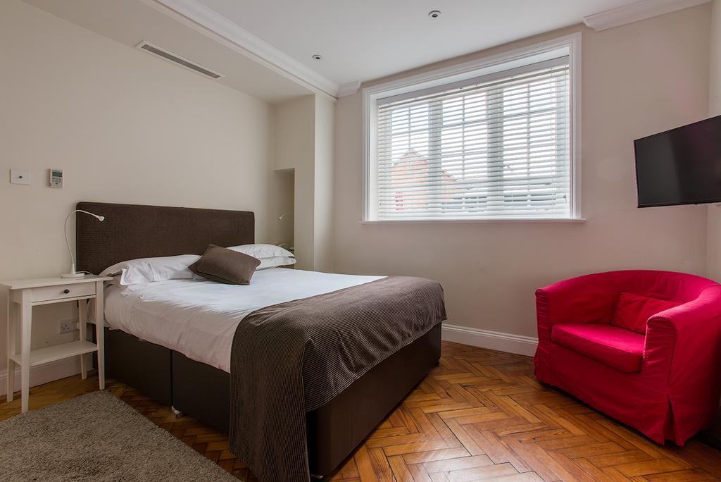 The Bell Inn Hotel Horndon-on-the-Hill Экстерьер фото
