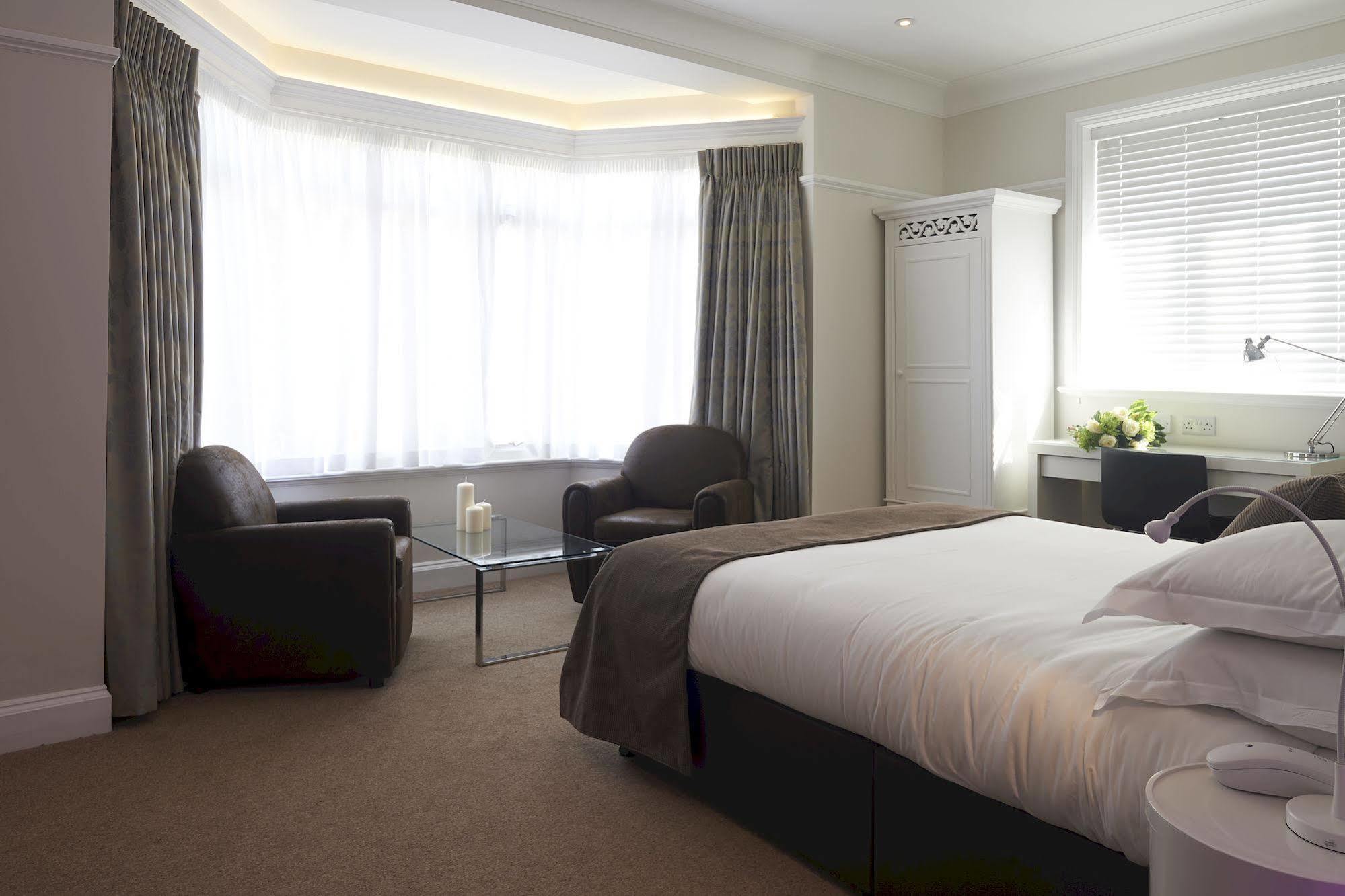 The Bell Inn Hotel Horndon-on-the-Hill Экстерьер фото