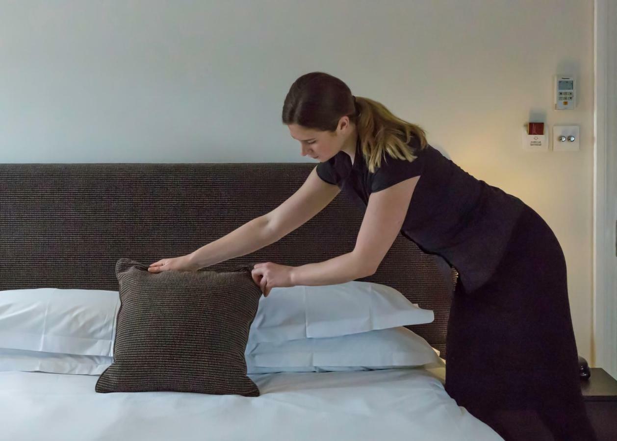 The Bell Inn Hotel Horndon-on-the-Hill Экстерьер фото